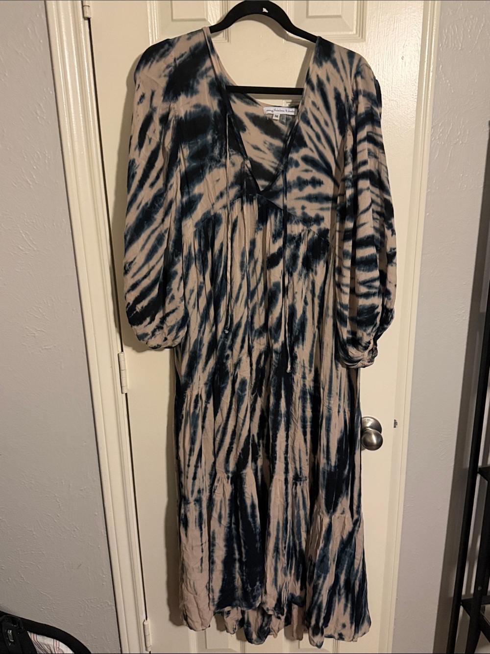 Young Fabulous & Broke Beige and Navy Tie-Dye V-Neck Midi Dress